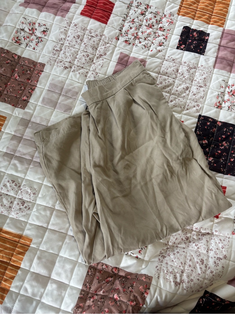 LOFT Men's Khaki-Tan Relaxed Chinos